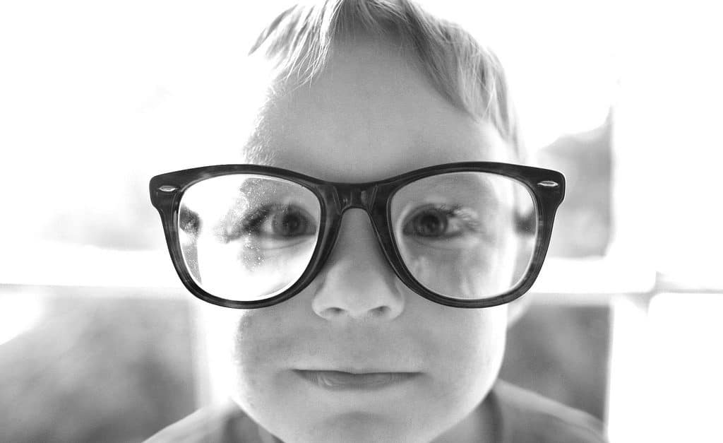 enfant lunettes