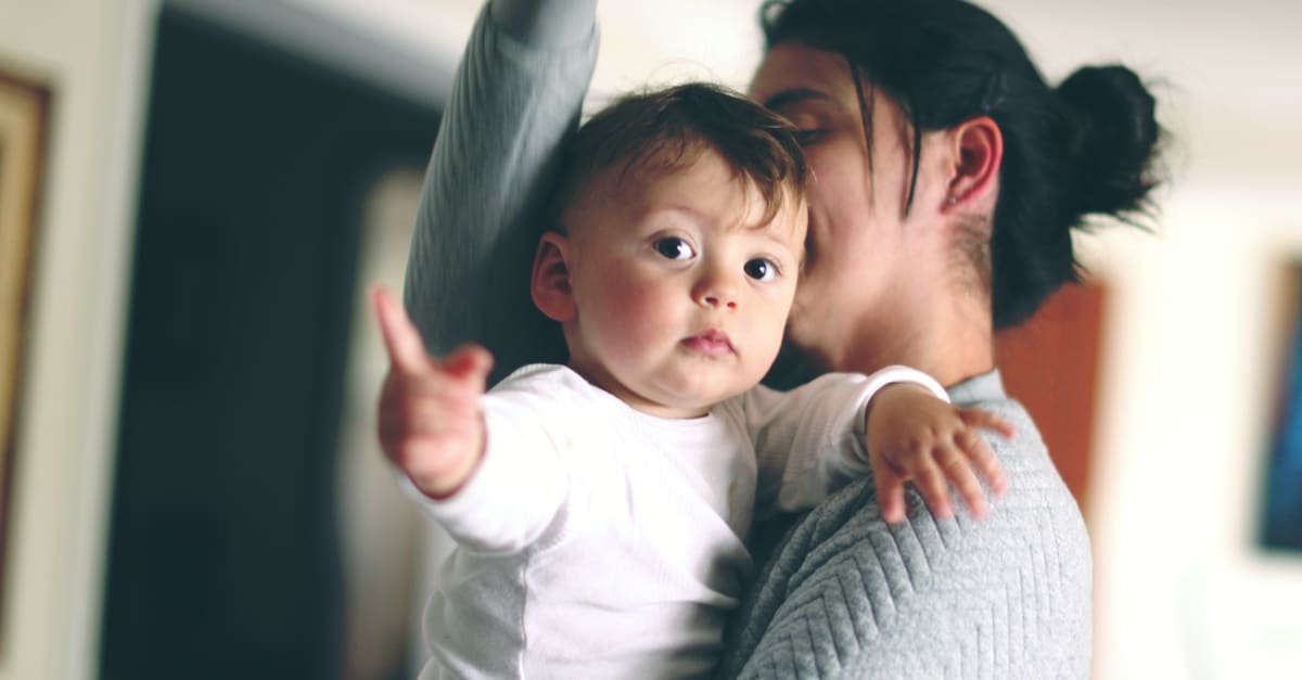 maman fatiguée avec bébé