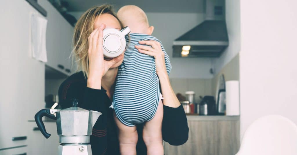 maman boit café